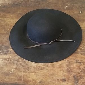 Black wide brim floppy hat